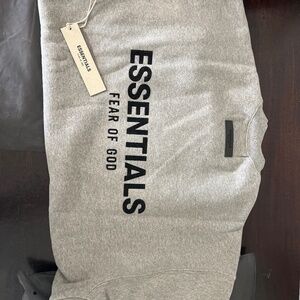 ESSENTIALS SWEATSHIRT